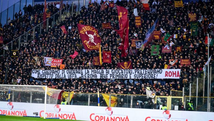 Parma-Roma, lo striscione della curva giallorossa: “Pretendiamo rispetto dalla UEFA” - immagine 1