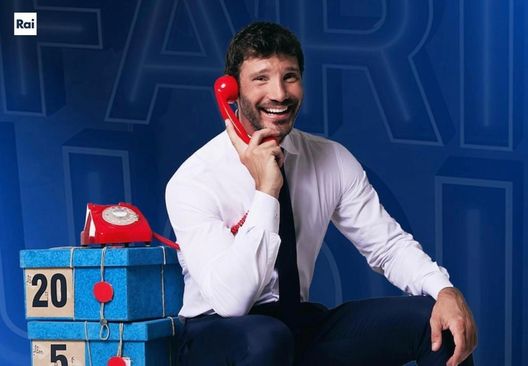 Stefano De Martino torna con Affari Tuoi: novità nel regolamento, in concorrenza con… Stefano De Martino torna con Affari Tuoi: novità nel regolamento, in concorrenza con… - immagine 1