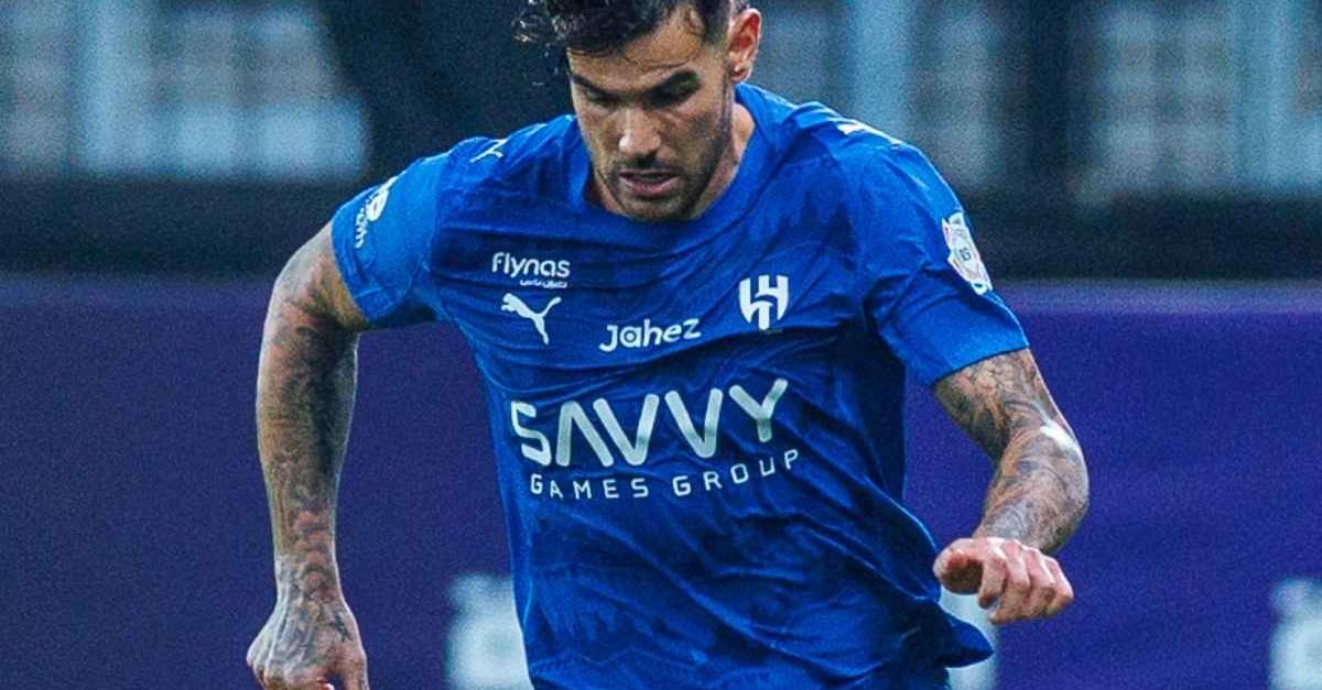 “Non sei quello del Milan. Sei pigro e avaro”, i tifosi dell’Al Hilal contro Theo Hernandez