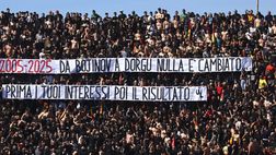 Lecce nei guai: striscione e cori contro Corvino, Giampaolo lascia l’intervista