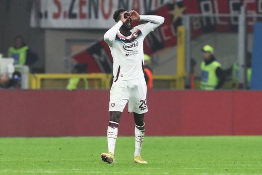 MILAN, ITALY - MARCH 13: Boulaye Dia of Salernitana celebrates after scoring the team's first goal during the Serie A match between AC Milan and Salernitana at Stadio Giuseppe Meazza on March 13, 2023 in Milan, Italy. (Photo by Marco Luzzani/Getty Images) Longobardi (Radio Bussola): “La Salernitana teme un Torino solido e organizzato”- immagine 2