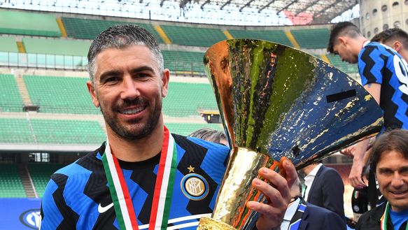 Gazzetta – Inter, scelto Kolarov come vice. Ecco lo staff al completo di Chivu- immagine 4