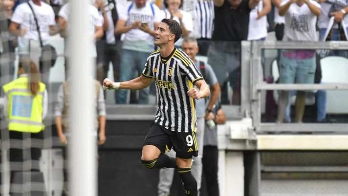 Doppietta Vlahovic e gol di Chiesa: la Juventus stende 3-1 la Lazio ed è prima - immagine 1