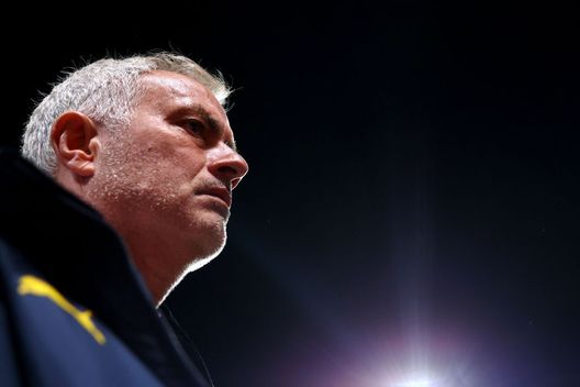 Josè Mourinho, 61 anni, allenatore del Fenerbahce (Foto di Dean Mouhtaropoulos/Getty Images) Mourinho