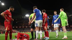 VIDEO – Scivolata horror in Premier. Ma l’arbitro sbaglia clamorosamente