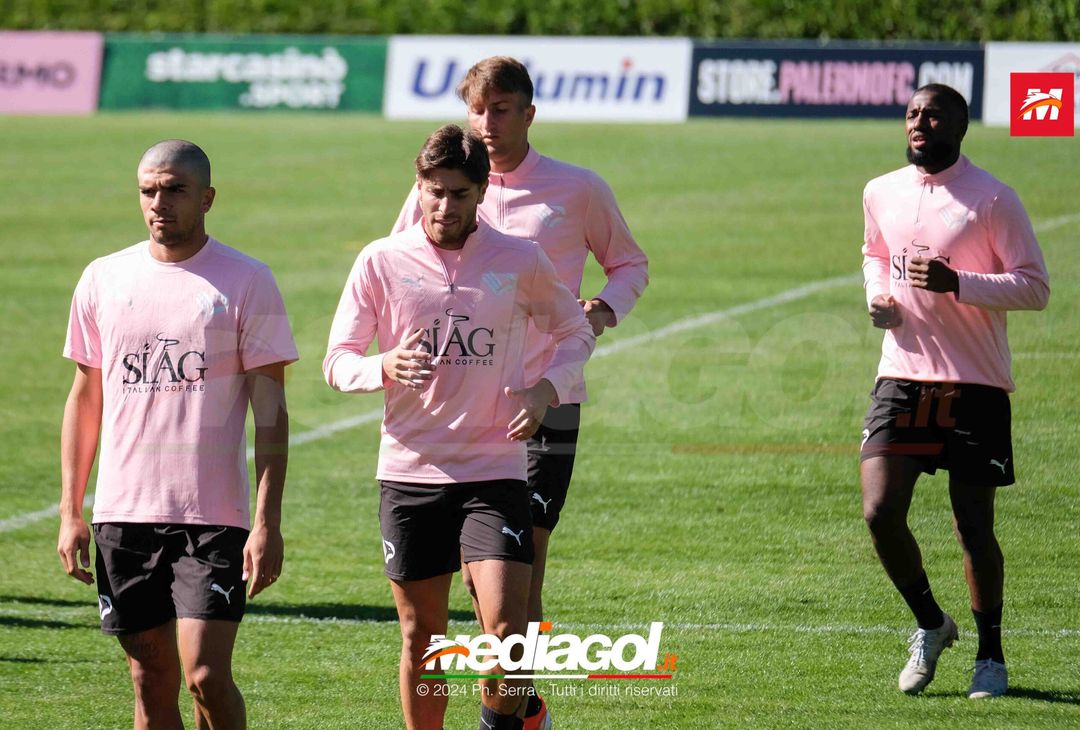 FOTO Ritiro Palermo, seduta mattutina ad Aquagranda (GALLERY) - immagine 10