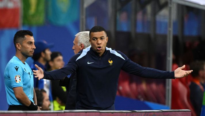 Francia, Pires si espone: “Henry era meglio di Mbappé” - immagine 1