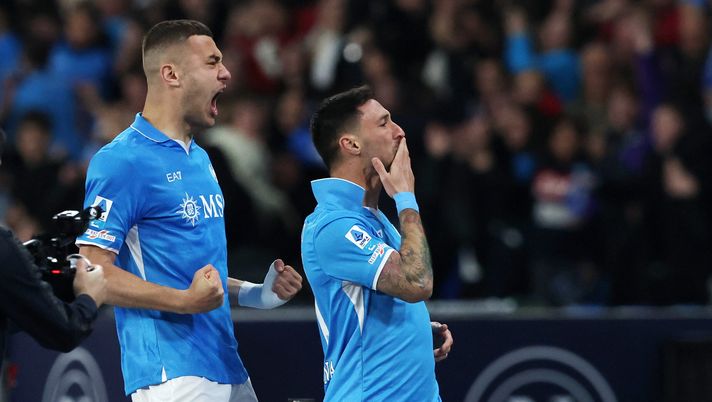NAPOLI, ITALY – MARCH 30: Matteo Politano of Napoli celebrates with Alessandro Buongiorno after scoring his side first goal during the Serie A match between Napoli and AC Milan at Stadio Diego Armando Maradona on March 30, 2025 in Napoli, Italy. (Photo by Francesco Pecoraro/Getty Images) napoli torino