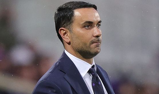 FLORENCE, ITALY - APRIL 17:Head coach Raffaele Palladino manager of ACF Fiorentina looks on during the UEFA Conference League 2024/25 Quarter Final Second Leg match between ACF Fiorentina and NK Celje at Stadio Artemio Franchi on April 17, 2025 in Florence, Italy. (Photo by Gabriele Maltinti/Getty Images) Palladino
