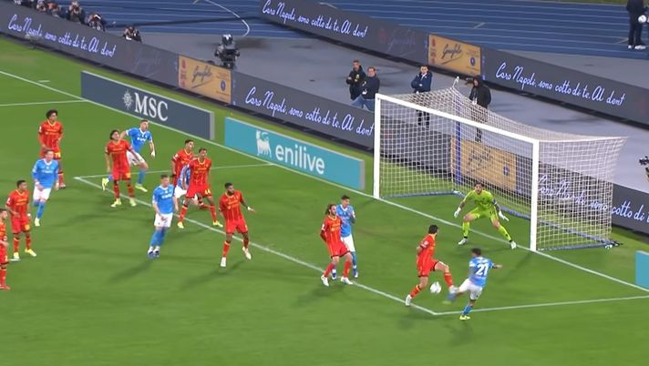 Napoli-Lecce 2-1, Hojlund e Politano infiammano il Maradona: gli highlights – VIDEO Napoli-Lecce 2-1, Hojlund e Politano infiammano il Maradona: gli highlights – VIDEO - immagine 1