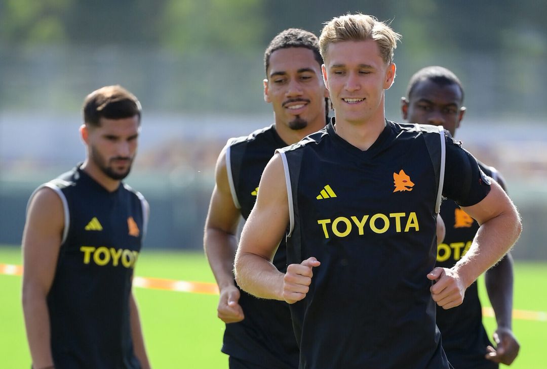 La Roma prosegue la preparazione a Trigoria: Matic e Dybala a parte – FOTO GALLERY - immagine 62