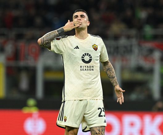 Roma, Mancini zittisce San Siro: 1-0 al Milan e si inchina alla Curva – FOTO- immagine 2