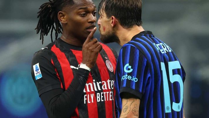 Allegri: 'Barella fa l'attore Dio Santo'. Acerbi tira i capelli a Leao e lo minaccia