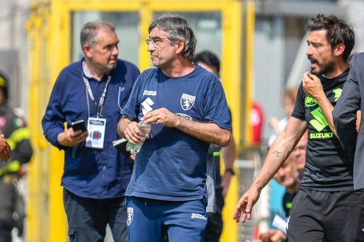 LA SPEZIA, ITALY - MAY 27: Ivan Juric manager of Torino FC looks on during the Serie A match between Spezia Calcio and Torino FC at Stadio Alberto Picco on May 27, 2023 in La Spezia, Italy. (Photo by Gabriele Maltinti/Getty Images)