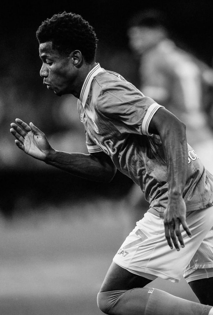 La tenacia del Napoli di Conte: i suggestivi scatti in bianco e nero – LA GALLERY - immagine 7