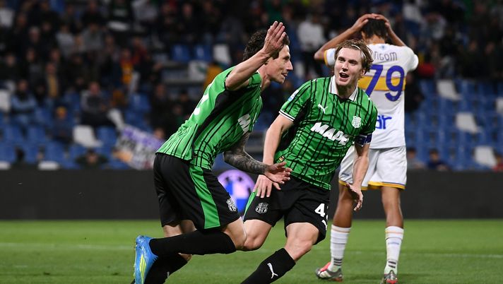 Serie A, delirio Lecce: vince a Sassuolo al 95′ ed è quartultimo. Cremonese vince a Udine ma… - immagine 1