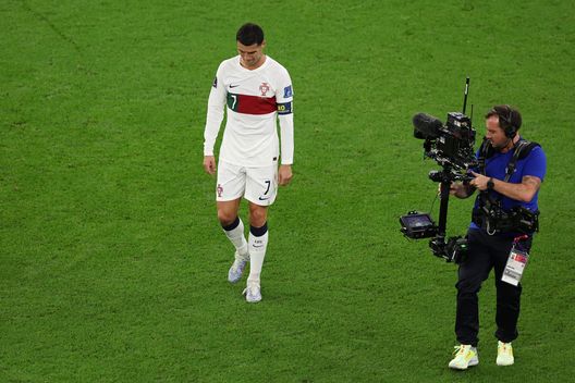 DOHA, QATAR - DICEMBRE 10: Cristiano Ronaldo, Mondiali del 2022 (Foto di Alexander Hassenstein/Getty Images) Cristiano Ronaldo e il Portogallo, una storia scritta nel tempo e nell’anima- immagine 6