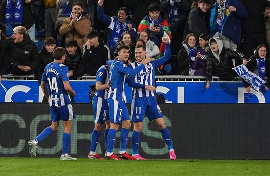 Vitoria-Gasteiz, Spagna - 13 marzo 2026: Giocatori del Deportivo Alavés esultano per l'autogol a favore durante la partita de LaLiga EA Sports tra Deportivo Alavés e Villarreal all'Estadio de Mendizorroza. (Foto di Juan Manuel Serrano Arce/Getty Images) Deportivo Alavés-Osasuna, il rendimento dei due club quando giocano rispettivamente in casa ed in trasferta- immagine 2