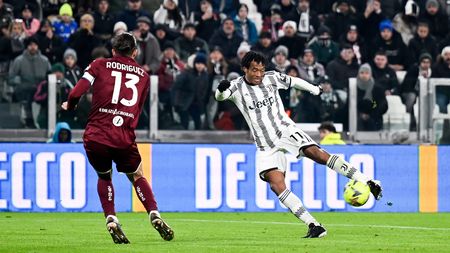 TURIN, ITALY - FEBRUARY 28: Juan Cuadrado of Juventus during the Serie A match between Juventus and Torino FC at Allianz Stadium on February 28, 2023 in Turin, Italy. (Photo by Daniele Badolato - Juventus FC/Juventus FC via Getty Images)