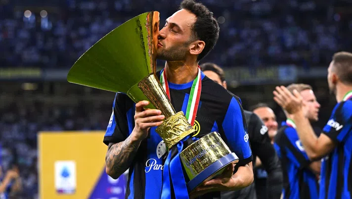 Pedullà: “Calhanoglu, Inter non ne fa un discorso di soldi. Hakan fondamentale, non si vende” - immagine 1