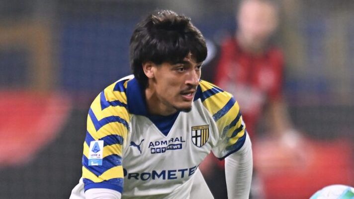 PARMA, ITALY - NOVEMBER 08: Mariano Troilo of Parma Calcio during the Serie A match between Parma Calcio 1913 and AC Milan at Stadio Ennio Tardini on November 08, 2025 in Parma, Italy. (Photo by Alessandro Sabattini/Getty Images) Troilo: “I crampi a fine partita? Ecco come sto! Folorunsho voleva crossare, non puoi controllare un golazo” - immagine 1