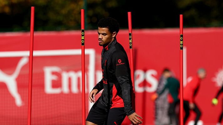 CAIRATE, ITALY - OCTOBER 26: Zachary Athekame of AC Milan in action during an AC Milan Training Session at Milanello on October 26, 2025 in Cairate, Italy. (Photo by Giuseppe Cottini/AC Milan via Getty Images)  Athekame e il gol del 2-2: a San Siro come a Zurigo...