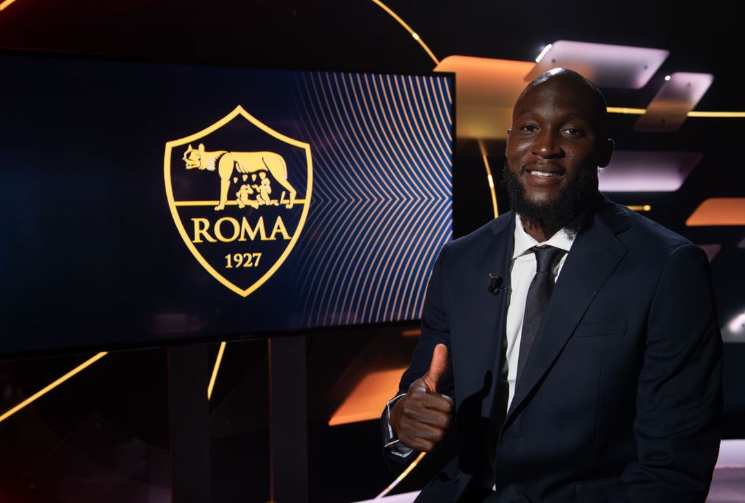 Roma, Lukaku è ufficiale: i primi suggestivi scatti in giallorosso – FOTO GALLERY - immagine 9