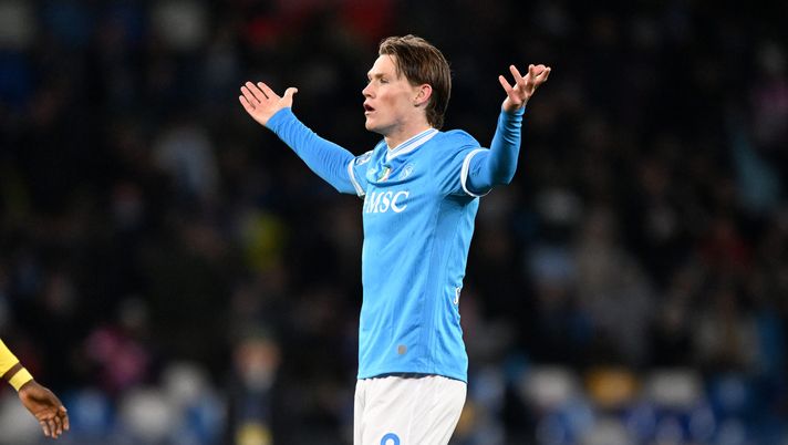 Scott McTominay, all’indomani del cocente pareggio contro il Verona, si è concesso un giorno di relax in compagnia di Billy Gilmour. mctominay napoli