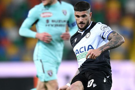 UDINE, ITALY - APRIL 10: Rodrigo De Paul of Udinese Calcio passes the ball during the Serie A match between Udinese Calcio and Torino FC at Dacia Arena on April 10, 2021 in Udine, Italy. Sporting stadiums around Italy remain under strict restrictions due to the Coronavirus Pandemic as Government social distancing laws prohibit fans inside venues resulting in games being played behind closed doors. (Photo by Alessandro Sabattini/Getty Images) Udinese-Torino 0-1, le statistiche: un pareggio sarebbe stato giusto- immagine 2