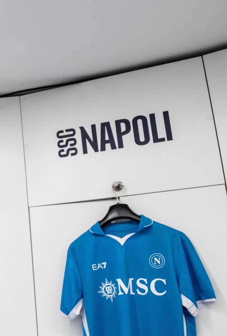 GALLERY Tutto pronto nello spogliatoio del Napoli: la scelta della maglia - immagine 3