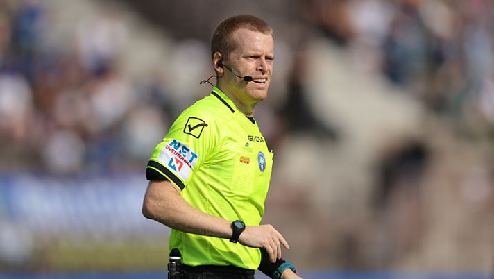 MILAN, ITALY - SEPTEMBER 22: The Referee Giorgio Bozzetto looks on during the Women's Serie A match between FC Internazionale and AC Milan at Arena Civica Gianni Brera on September 22, 2024 in Milan, Italy. (Photo by AC Milan/AC Milan via Getty Images)  Milan Futuro