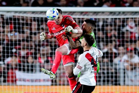 Franco Armani, portiere e capitano del River Plate. (Photo by Marcelo Endelli/Getty Images) River Plate, paura per Franco Armani: incendio nei pressi della sua abitazione- immagine 2