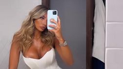 VIDEO / L’estate di Chiara Frattesi è magica: il look total white fa impazzire i fan