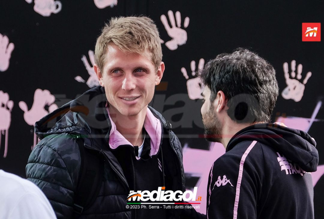 FOTO Südtirol-Palermo, la squadra in partenza dallo stadio “Renzo Barbera” (GALLERY) - immagine 29