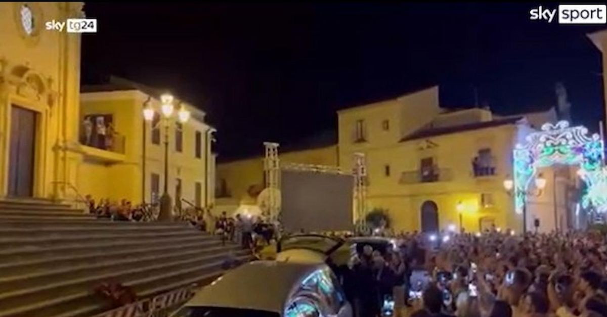 video addio a pippo baudo camera ardente e funerali a militello