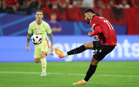 DUSSELDORF, GERMANY - JUNE 24: Armando Broja of Albania shoots during the UEFA EURO 2024 group stage match between Albania and Spain at Düsseldorf Arena on June 24, 2024 in Dusseldorf, Germany. (Photo by Kevin C. Cox/Getty Images)
