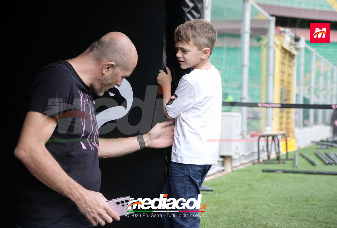 FOTO PALERMO, i tifosi rosanero in tour allo stadio ‘Renzo Barbera’ (GALLERY) - immagine 27
