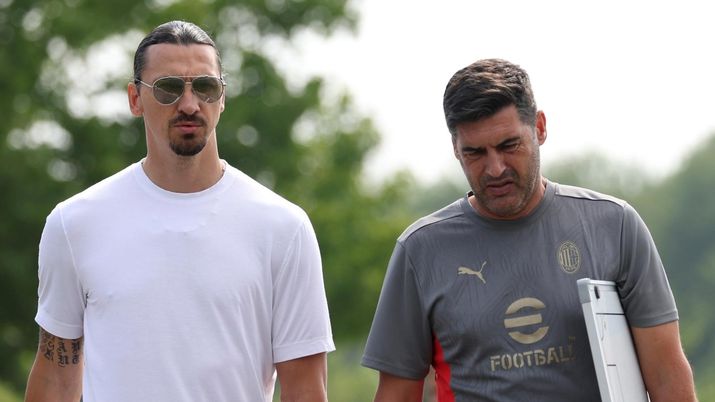 Paulo Fonseca (ex allenatore AC Milan), qui durante una seduta di allenamento a Milanello, insieme a Ibrahimovic | Milan News (Getty Images) 'Adesso parlo io, Fonseca può uscire', il retroscena di Pellegatti sul primo giorno al Milan del portoghese