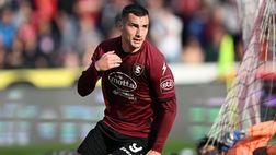 Bonazzoli, la Salernitana vuole Tameze, il Verona offre Hongla