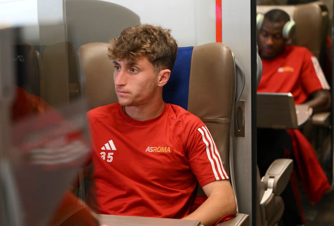 Roma, la partenza in treno verso Napoli – FOTO GALLERY - immagine 15