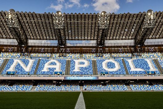 NAPLES, ITALY - AUGUST 30: A general view of Diego Armando Maradona stadium ahead of the Serie A match between SSC Napoli and Cagliari Calcio at Stadio Diego Armando Maradona. (Photo by SSC NAPOLI/SSC NAPOLI via Getty Images) Arriva l’ok per il restyling dello stadio Maradona: “Il progetto partirà entro giugno 2026”- immagine 2