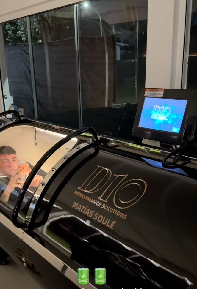 Soulé, continua il recupero in vista dell’Inter: la foto nella camera iperbarica- immagine 2