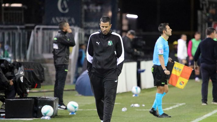 CAGLIARI, ITALY - OCTOBER 29: Fabio Grosso coach of Sassuolo looks on during the Serie A match between Cagliari Calcio and US Sassuolo Calcio at Stadio Sant'Elia on October 29, 2025 in Cagliari, Italy. (Photo by Enrico Locci/Getty Images) Grosso
