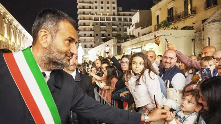 Bari, il sindaco: “Noi seconda squadra del Napoli? ADL porti rispetto e chieda scusa” - immagine 1