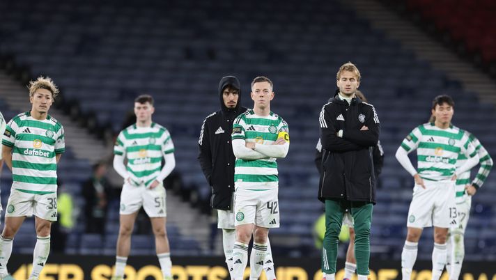 I giocatori del Celtic delusi dopo la sconfitta in finale di coppa con il St Mirren. (Foto di Ian MacNicol/Getty Images) St Mirren Celtic