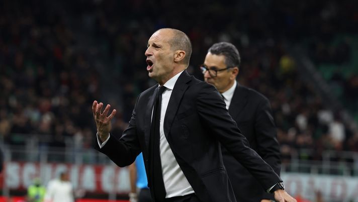 MILAN, ITALY - NOVEMBER 02: Head coach of AC Milan Massimiliano Allegri reacts during the Serie A match between AC Milan and AS Roma at Giuseppe Meazza Stadium on November 02, 2025 in Milan, Italy. (Photo by Claudio Villa/AC Milan via Getty Images) milan-calendario-serie-a-classifica-sorteggio-lega-giornate-campionato-polemiche-tifosi