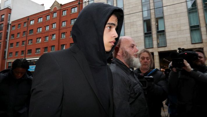 Greenwood, cadute le accuse di stupro. Ma i tifosi del Manchester United non lo rivogliono - immagine 1