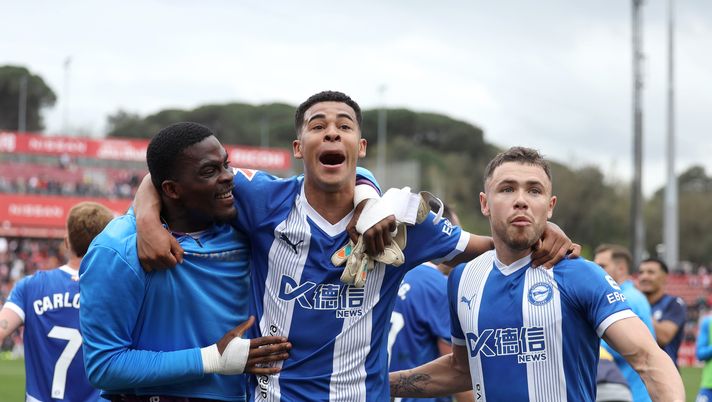 GIRONA, SPAIN - APRIL 05: Santiago Mourino and teammates of Deportivo Alaves celebrate following the team's victory during the LaLiga match between Girona FC and Deportivo Alaves at Montilivi Stadium on April 05, 2025 in Girona, Spain. (Photo by Judit Cartiel/Getty Images) Roma, un Mouriño per la difesa: piace Santiago dell’Alaves - immagine 1