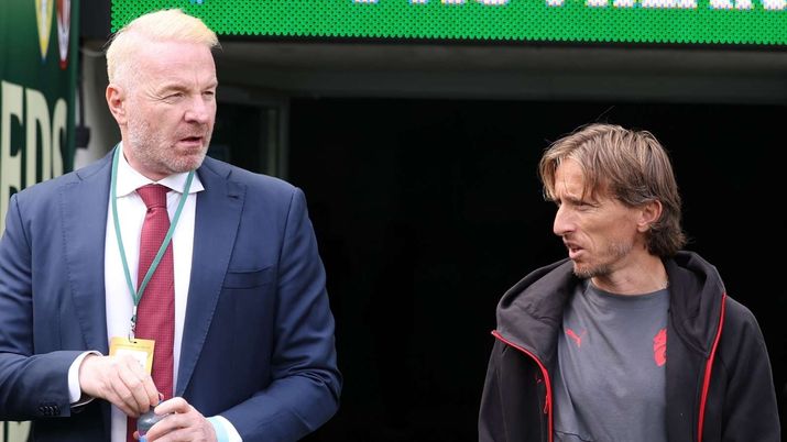 Igli Tare - direttore sportivo AC Milan - con Luka Modric - centrocampista dei rossoneri di Massimiliano Allegri