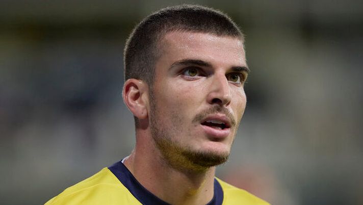 PARMA, ITALY - SEPTEMBER 30: Valentin Mihaila of Parma Calcio looks on during the Serie A match between Parma and Cagliari at Stadio Ennio Tardini on September 30, 2024 in Parma, Italy. (Photo by Emmanuele Ciancaglini/Getty Images) Parma, i dubbi di formazione di Pecchia: da Hernani e Valeri a Mihaila e il ruolo di Bernabé - immagine 1